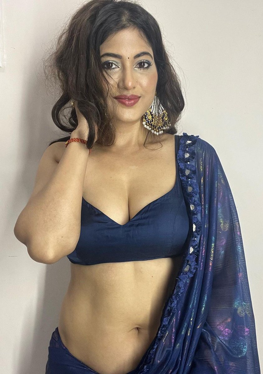 Friends... may avi party mein jah rahi hun...aap log v atche se rahiyaga.. miss you....💋💋💋
Agar aap logo ko mai atchi lagti hun to aap log pleasemeri post ko retweet kar dijiyega....