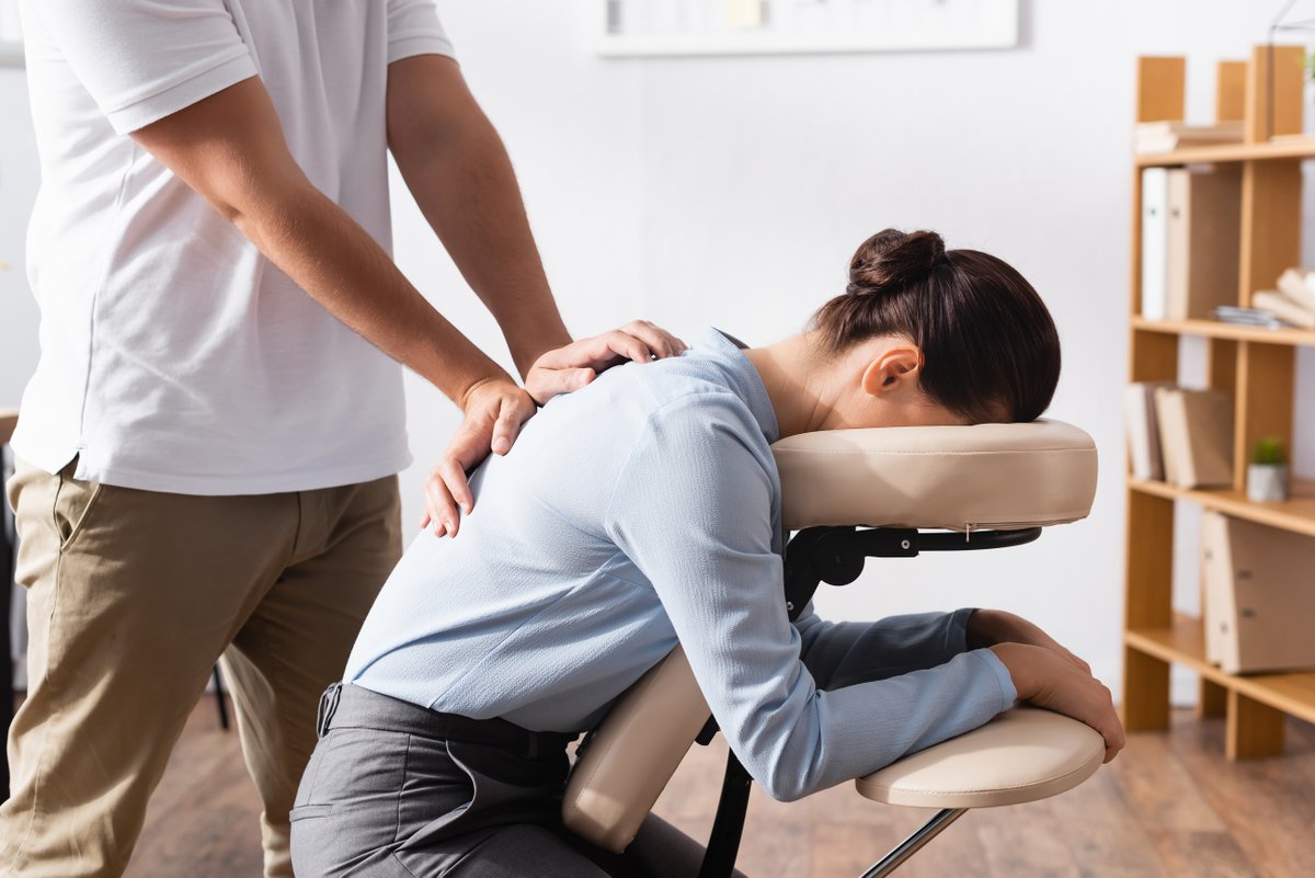 TTRPerformance's tweet image. Have aches and pains taken over your life? 🤕 Massage therapy may be the solution you’ve been searching for. 
Contact us today!
1l.ink/F43DLBM

#TheTrainingRoom #PhysicalTherapy #PhysicalTherapist #MassageTherapy