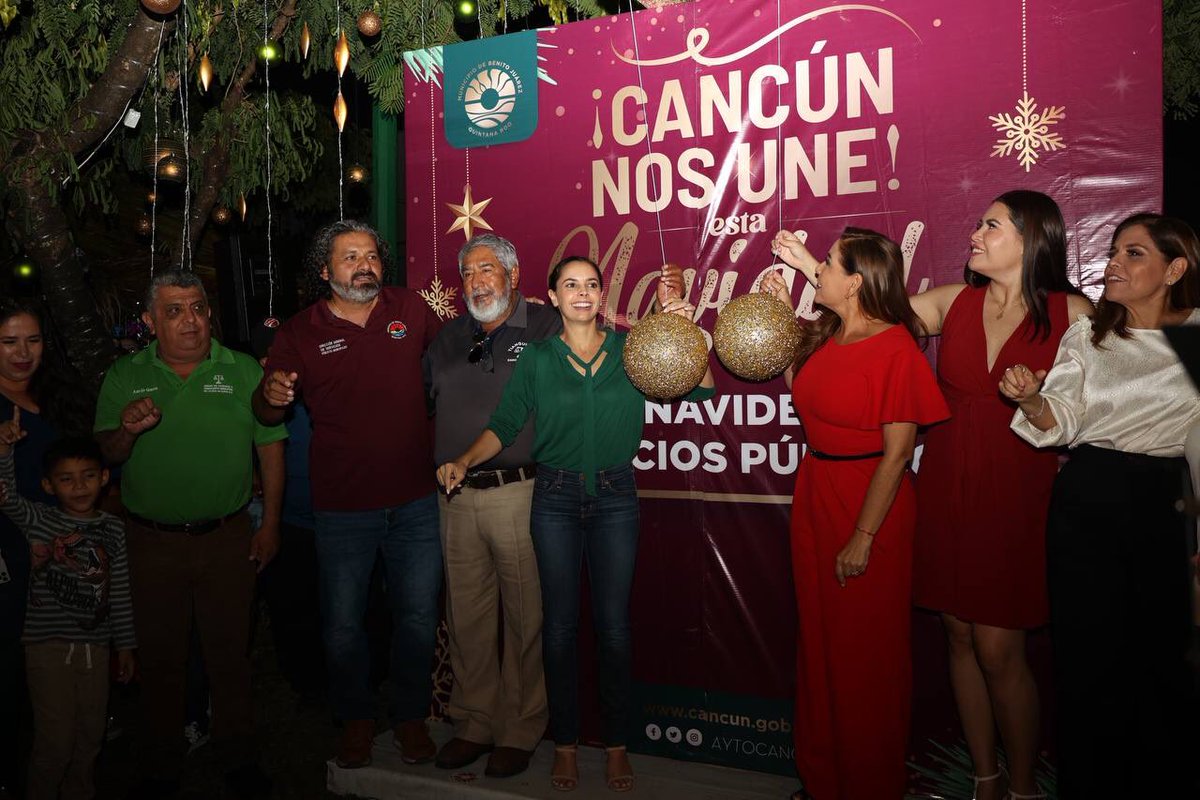 AytoCancun's tweet photo. ¡La Navidad es una época para compartir y estamos llevando alegría a las y los #cancunenses!🎄🎅
Este fin de semana, la gobernadora @MaraLezama y la Presidenta Municipal @anapatyp realizaron el encendido de la Villa Navideña, en la avenida Industrial de la #SM95, 1/2 https://t.co/4gpFMY7pLm