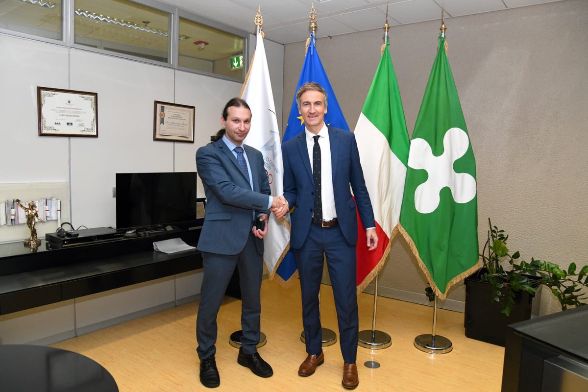 IsraelinItaly's tweet photo. Il Vice Ambasciatore di Israele in Italia ha incontrato stamane a Milano, il Presidente del Consiglio Regionale della @RegLombardia @FermiAlessandro. https://t.co/e6bvDVw9UO
