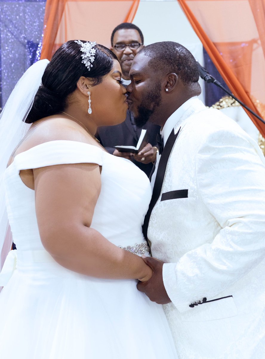 __telizabeth's tweet photo. Married my best friend 🥹 https://t.co/ScOnZDVIt1