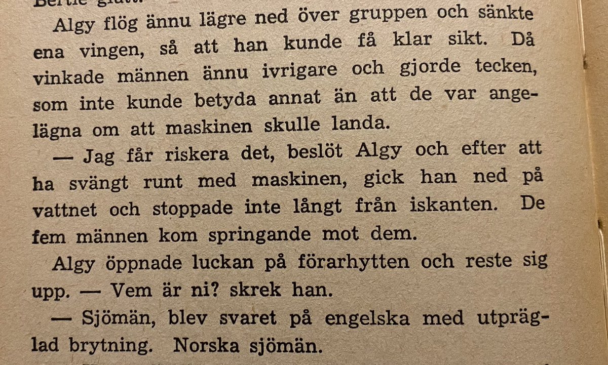 josefssonjenny's tweet photo. Twitterkalendern #merrytextmas tuffar vidare. En lucka med en bit text varje decemberdag äääända fram till julafton. Ångrar vi att vi startade? Ja lite. Tänker vi ge upp? Absolut inte. Varsågod, här är lucka fem. En gammal goding för någon kanske… https://t.co/KjdV0EEYWX