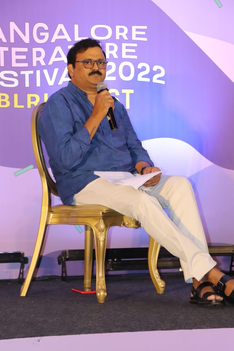 HanumanthKh's tweet photo. ಬೆಂಗಳೂರು Literature festival ನಲ್ಲಿ "ಮುಗ್ಧನಗುವೊಂದರ ಕಣ್ಮರೆ" ಎಂಬ ಪುಸ್ತಕದ ಗೋಷ್ಠಿ ಇಂದು ನಡೆಸಲಾಯಿತು. ಈ ಪುಸ್ತಕ ಪುನೀತ್ ರಾಜಕುಮಾರ್ ರವರ ಕುರಿತು ಮಾತನಾಡುತ್ತೆದೆ.

🖋️ಡಾ.ಎ.ಎಸ್.ಪ್ರಭಾಕರ್ ಸರ್ 
ಅಭಿನಂದನೆಗಳು.... https://t.co/IFyHFz20z4