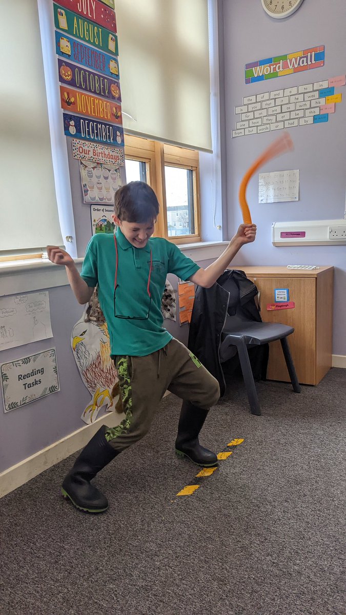 MissKJenkins1's tweet photo. Finding out how sound travels @CSCGriffin @wlconnolly. The boys trying different sound experiments #STEMeducation https://t.co/vmHozpzHiC