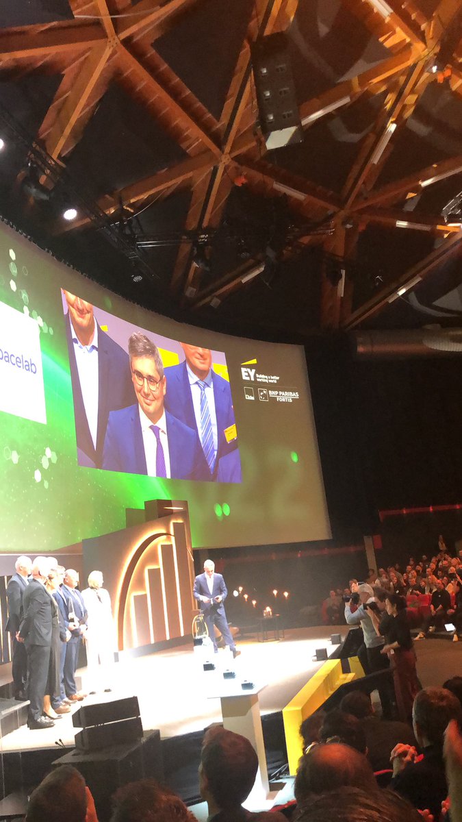 italbers's tweet photo. Scale-up de l’année FR est Aerospacelab! #edla22 @ey @lecho Benoit Deper https://t.co/i7Mz0I1Slj