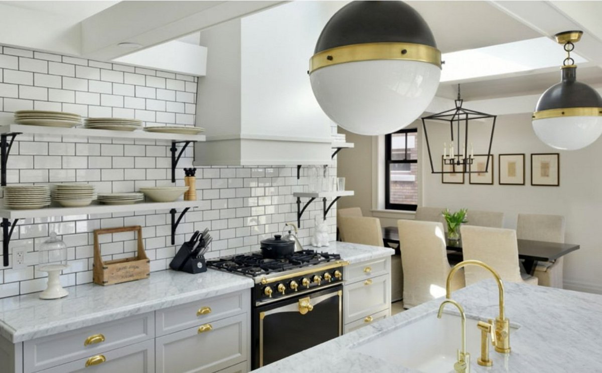 Creating a look that’s fresh AND lasts – 4 #Ottawa designers weigh in on how to do it: bit.ly/3HvYJem #interiordesign Design: <a href="/TanyaCollinsInc/">Tanya Collins Design</a> 📷: Gordon King Photography