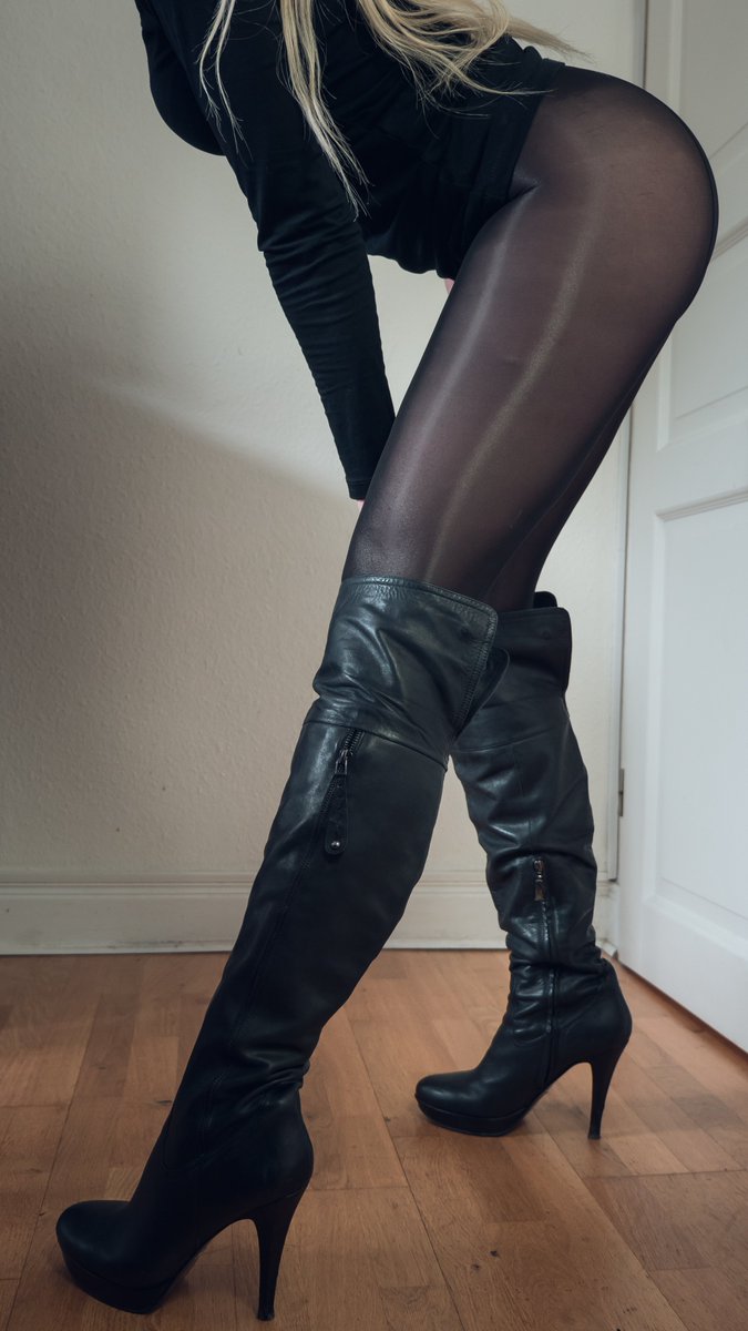 IamScoopcake's tweet photo. Goooood Morning my Pantyhose Lovers! Hope you have a delightful day! 😈 https://t.co/RAee7FGie5