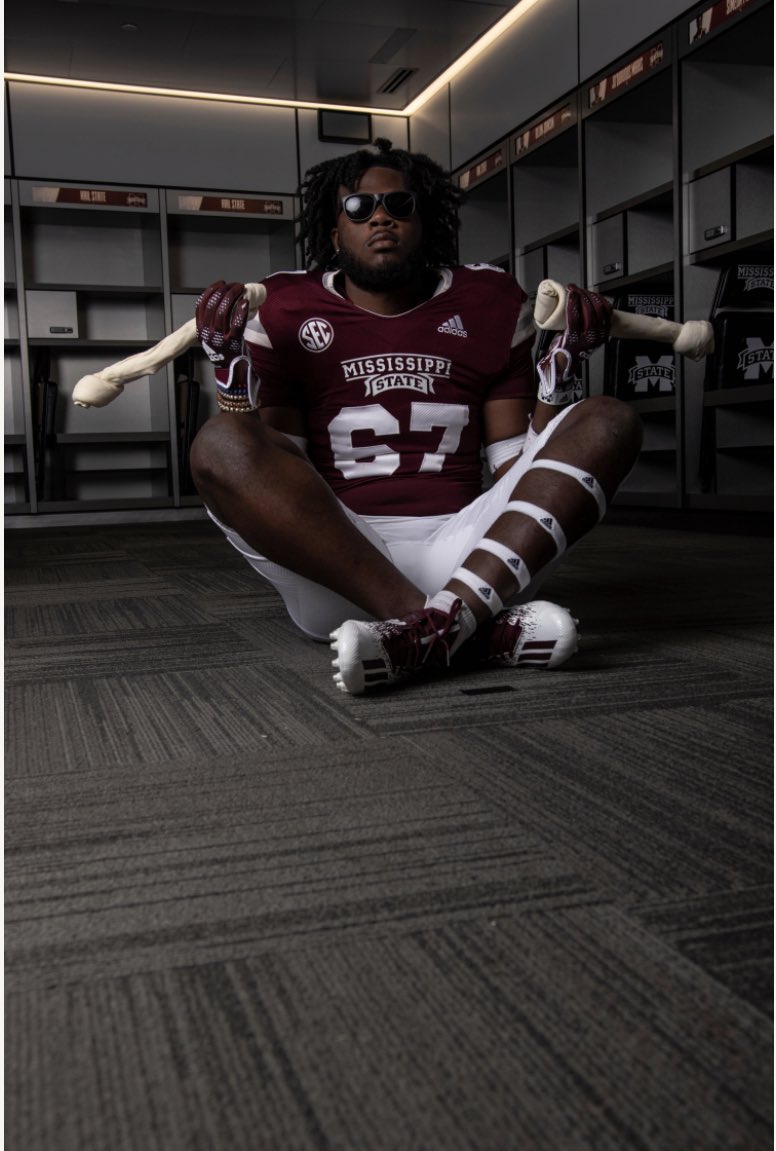 MalikEllis67's tweet photo. Take A Look At My Life As You Can See This My Version✍🏾                                   #HailState 🐶 https://t.co/S5t3X7NeOm