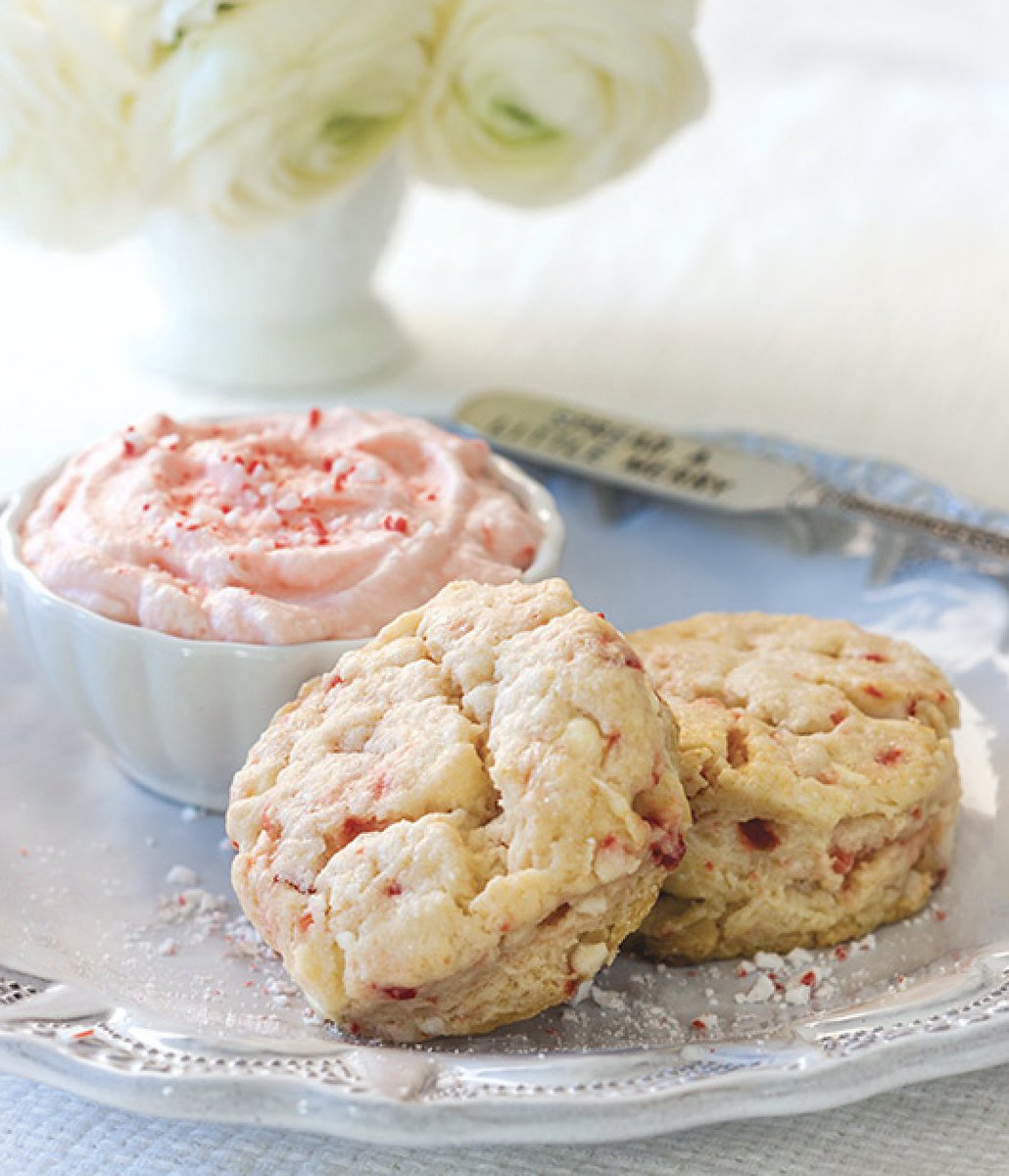 TeaTimeMag's tweet photo. What could be better for a holiday-inspired teatime than a pot of Grace Tea Company's "Wu Yi Rock Oolong Tea" served with our decadent White-Chocolate-Peppermint Scones and homemade Peppermint Cream? Find the recipes at https://t.co/4ANI3czvAP. https://t.co/ZQxWe47nHC