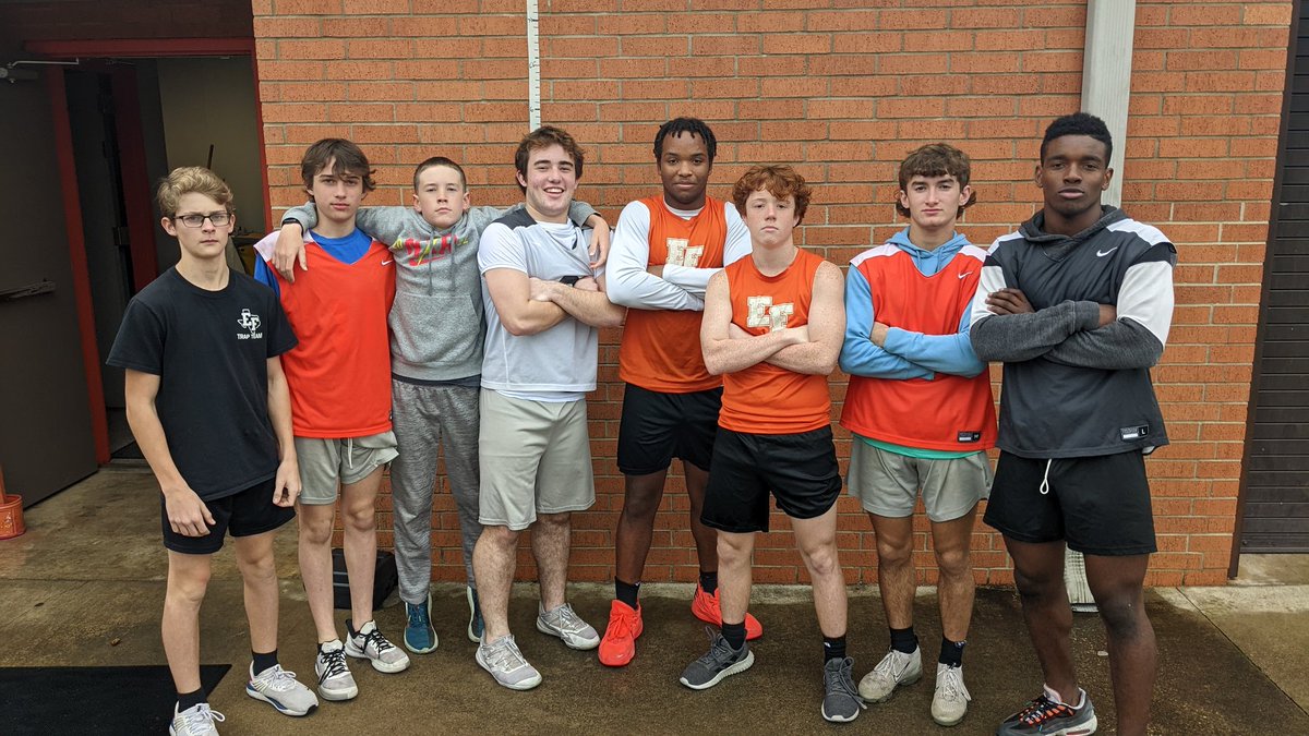 EFieldsFootball's tweet photo. Core Leadership Program is in full effect! Teams are getting points for attendance, effort, grades, classroom behavior, etc. Our Week 1 team champion is Team ⚡BROTHERHOOD⚡ Great job fellas💪🏽 https://t.co/s5X2OSxzO7