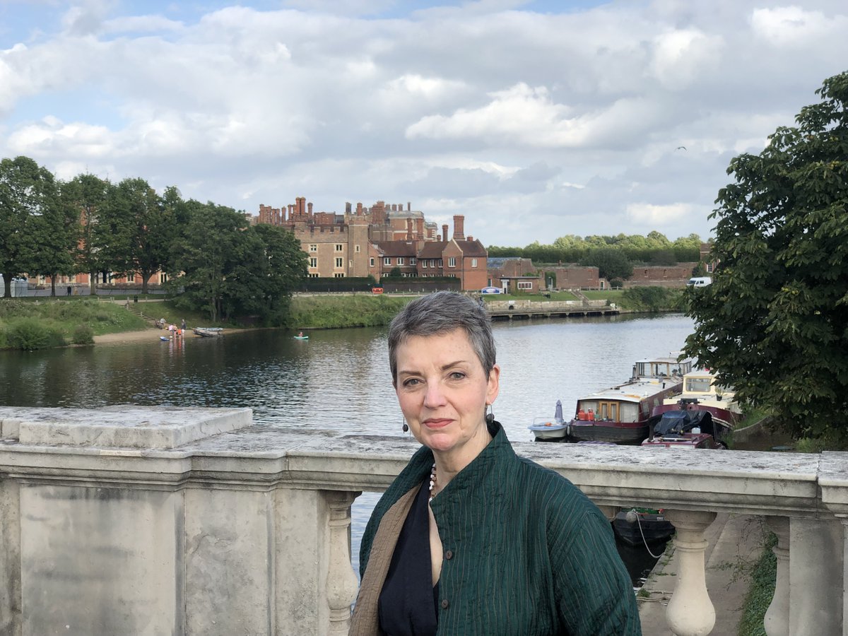 BreastCancerNow's tweet photo. A prompt diagnosis of secondary breast cancer matters. Yet sadly far too often, this is not the case. We’re so grateful to Patricia for sharing her experience with @leahfhardy raising vital signs and symptoms awareness and helping to provoke urgent action: https://t.co/eM8vtgll3L https://t.co/zMulshcV0d