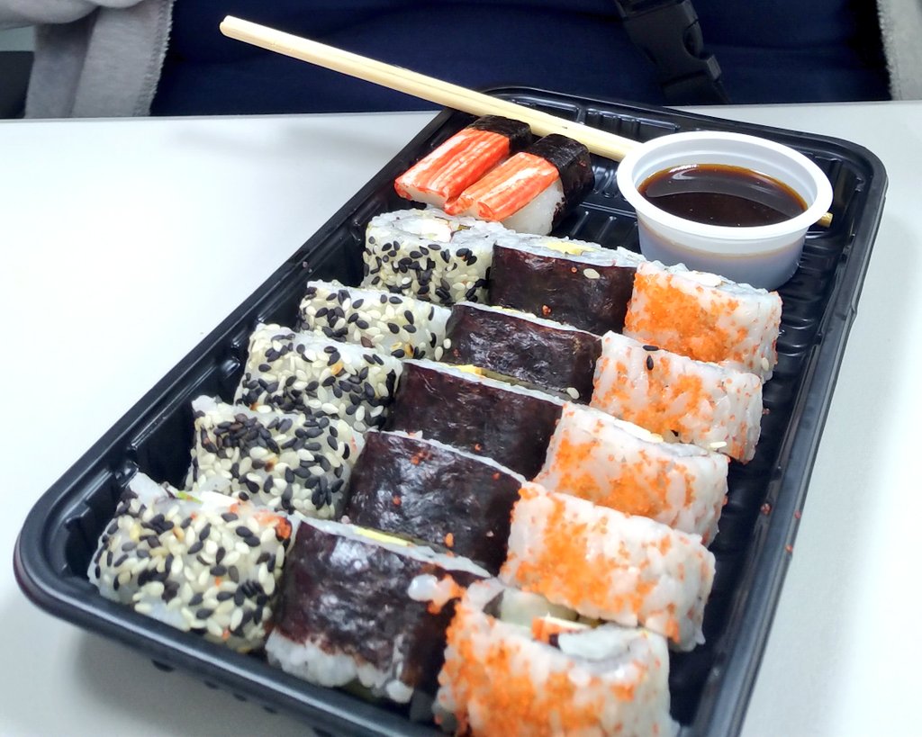 Itsjustmikeeeee's tweet photo. Sabi ko di ako mag rarice eh may nagdala nito π€¦π»ββοΈ#GYShift https://t.co/PqBAovmZKC