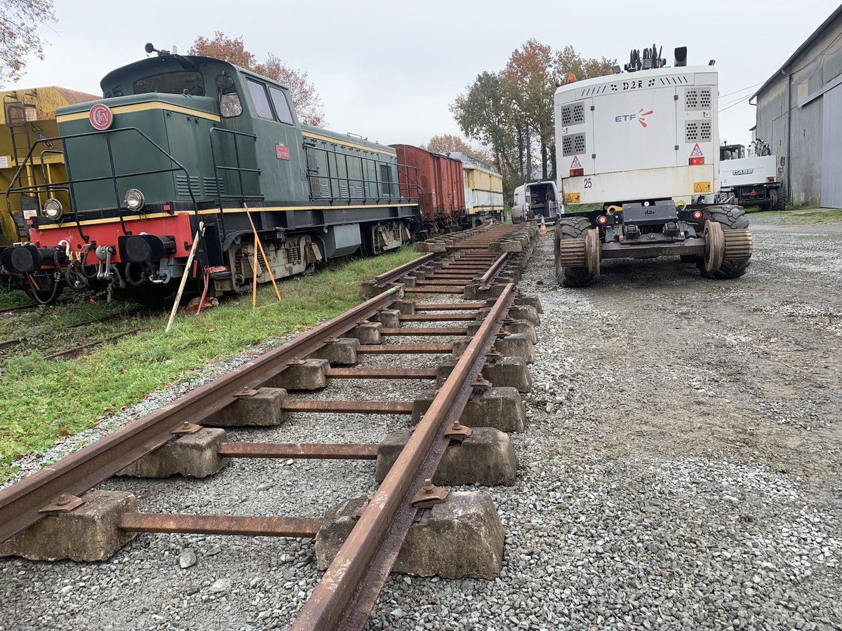 Mais que se passe-t-il au <a href="/CFVendee/">Chemin de Fer de la Vendée</a> en ce moment ? 🤔 Cc <a href="/FestivalPoupet/">Festival de Poupet</a>