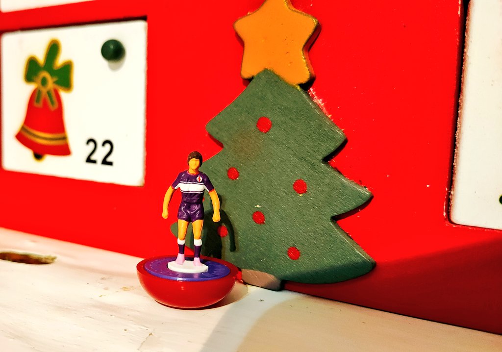 Westwood_TS's tweet photo. #adventcalendar2022 #Subbuteo #WestwoodTableSoccer
Door πͺ number 5. The only LW figure making an appearance and it's the sensational @ACFFiorentinaEN and their throwback kit with retro crest. This was part of #WTSClub originally but stayed here with me. https://t.co/qI8m20VSnD