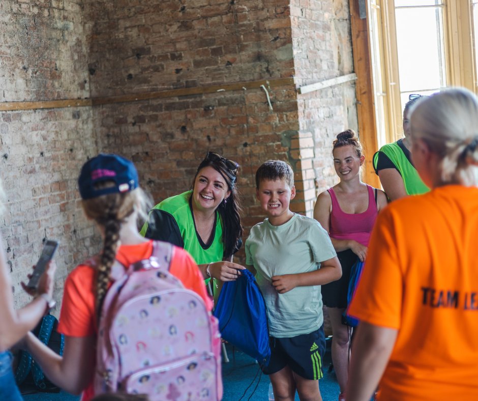 AdmiralLife's tweet photo. Happy #InternationalVolunteerDay! Our colleagues can use their #ImpactHours to volunteer when they’d otherwise be working, from beach cleans to looking after a care farm, and so many more. We can’t wait to see how they use their #ImpactHours for the rest of 2022 and beyond. https://t.co/HEjAWPqezY