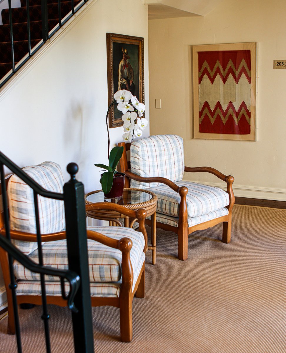 LaPlayaCA's tweet image. A perfect spot to curl up with a good book. 

📸 @jill.akemi
#hoteldesign #hoteldesigner #curatedesign #designlove #interiordesigninspiration #architecturelove