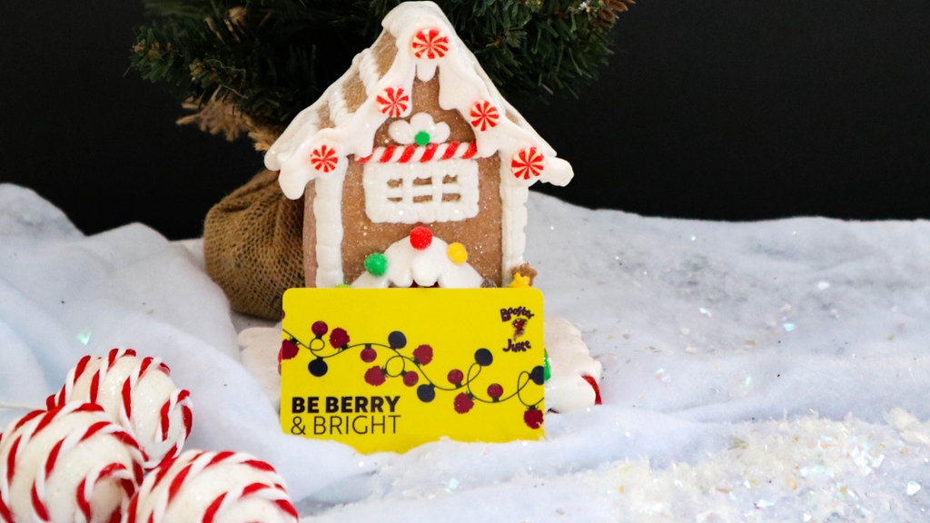 It's the return of Booster Juice's 🎁12 Days of Giveaways🎁 &amp; we're giving away a $25 gift card on day 1.

To enter:
❄️Like this post &amp; follow us
❄️Tag a smoothie loving friend
✨Retweet this post

Contest runs Dec 5-16, 2022, see website for full rules &amp; regulations.⁠