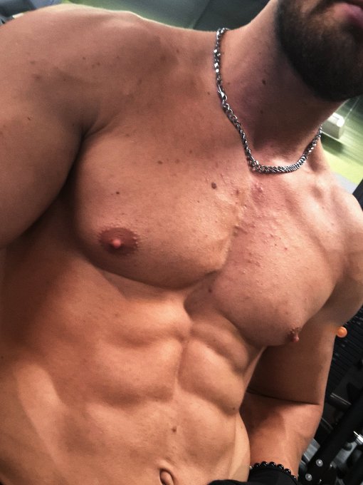 Vous pr&eacute;f&egrave;rez qu elle partie de mon corps ?  which part of my body do you prefer? https://t.co/MLnYz