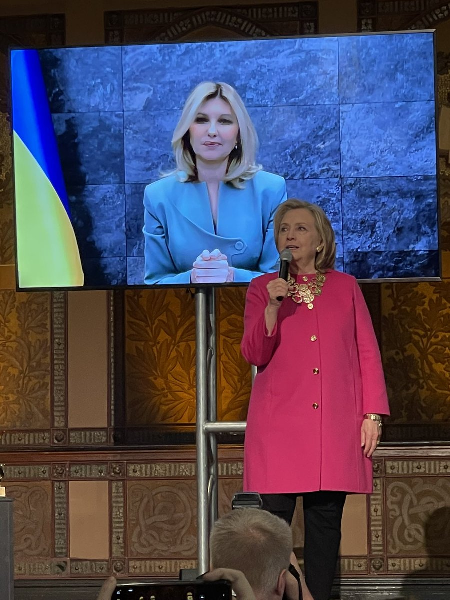 “We are with you…a free, whole and democratic Ukraine” @HillaryClinton to @ZelenskaUA @giwps #HRCawards #StandWithUkraine #UkraineWillPrevail