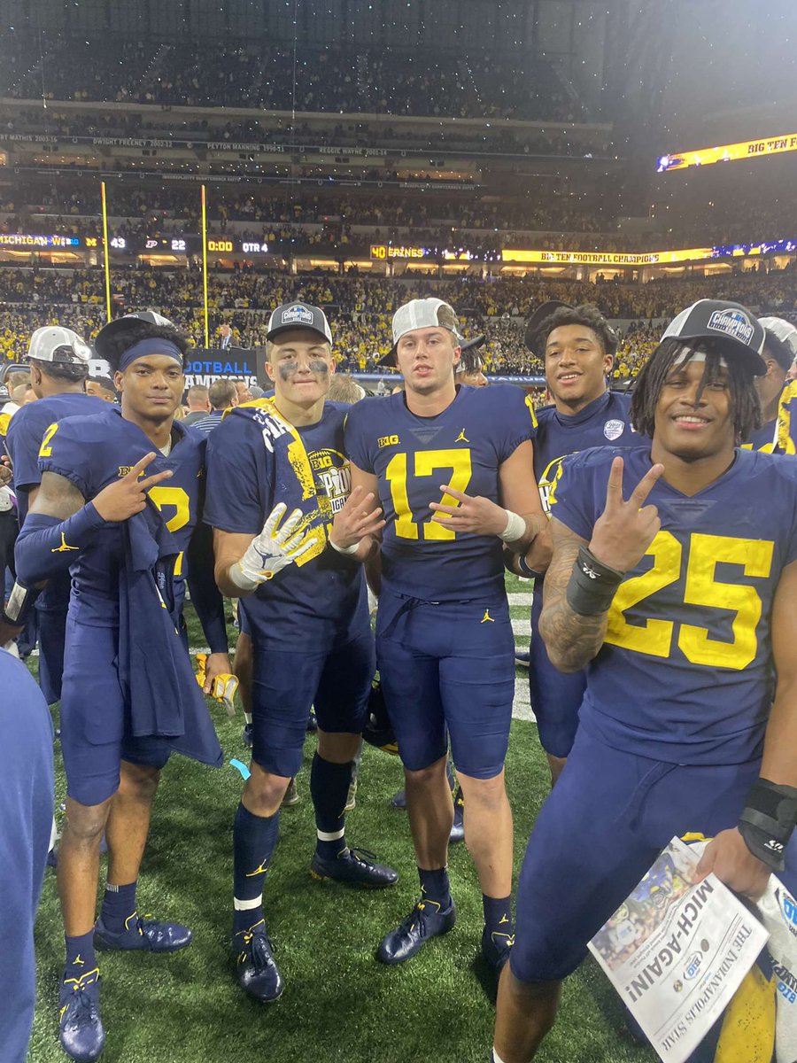 colstonlovelan1's tweet photo. I got a really B1G team https://t.co/oWdwWDPn6M