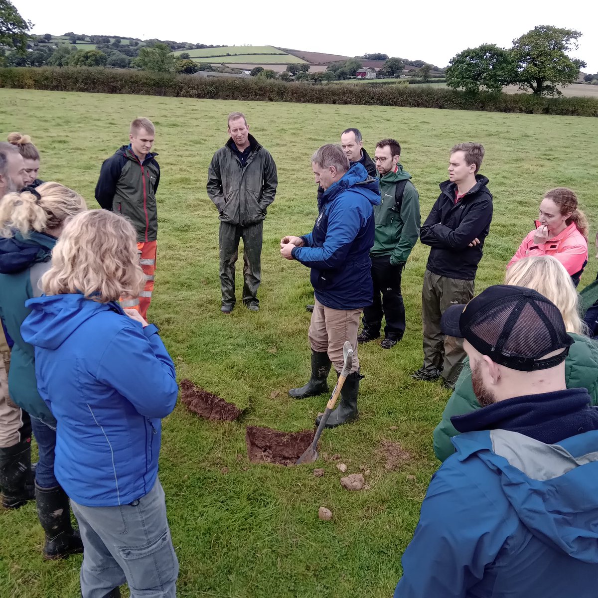WestcountryRT's tweet photo. 🌱 Here at WRT, we understand that soil plays a vital role in the health and quality of our water 💧

In celebration of #WorldSoilDay, we want to appreciate all the hard work our teams put in to improve soil health all year round 🪱 https://t.co/OPSH6b3dP3