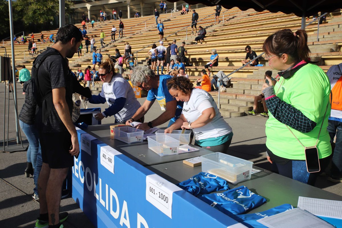 Avui és el #DiaMundialdelVoluntariat! 

Què millor que agrair la gran tasca que desenvolupen els i les voluntari@s de la #TransplantRun just quan fa un mes de la celebració de la cursa solidària de l'any💙

Sou una part imprescindible perquè la cursa sigui possible. Junts sumem💪