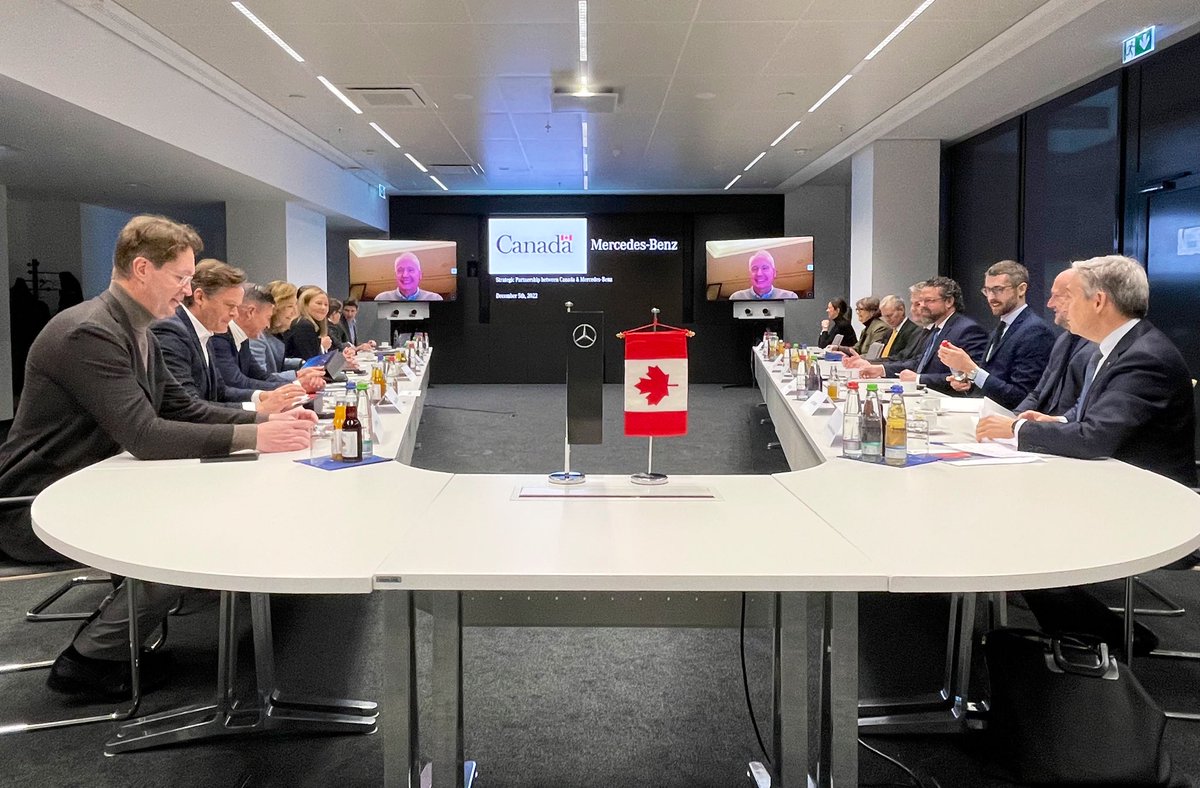 FP_Champagne's tweet photo. Getting down to business at Mercedes’ Executive Board Meeting today in Stuttgart Germany.  Looking forward to having even more of Canada in @MercedesBenz as we work together from vision to action on green mobility. https://t.co/LMyt6G40Iw