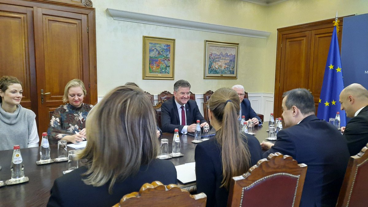 MFASerbia's tweet photo. #Serbia is a constructive, dedicated and predictable partner in the #Belgrade-#Pristina dialogue,DPM/FM #Dacic told EUSR @MiroslavLajcak, who said a solution acceptable to both sides is the dialogue's aim.
Harmonizing #visa policies &amp; tackling illegal #immigration also discussed. https://t.co/xqi97IfEsO