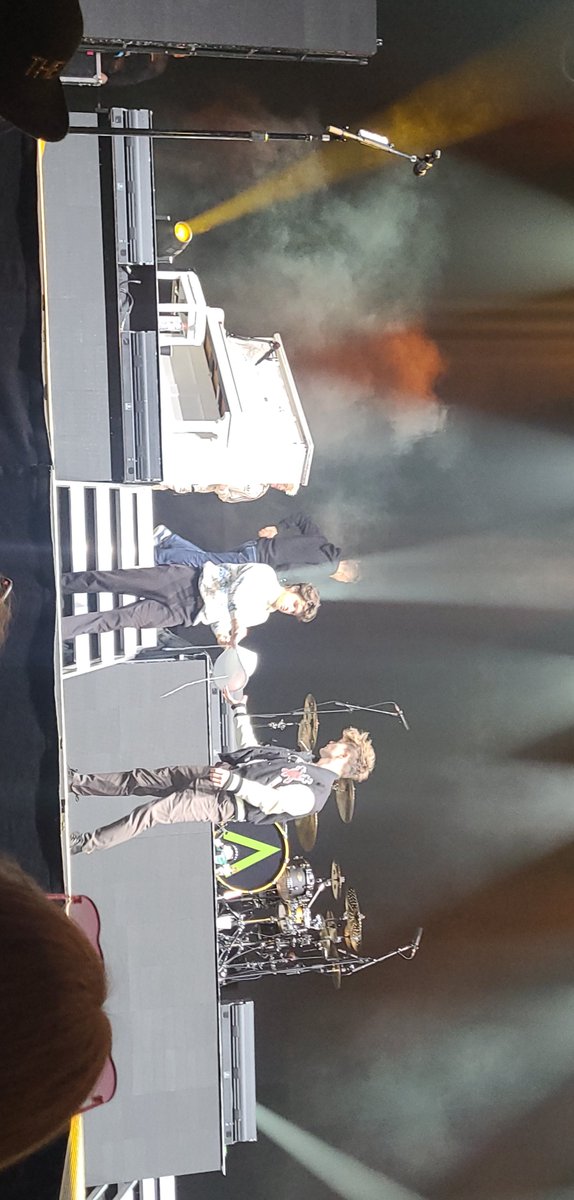 irishaime's tweet photo. @TheVampsCon Hiiiiiiii 💕#ssebelfast @TheVampsband @TheVampsTristan @TheVampsJames @TheVampsBrad https://t.co/rSFK9jbPry