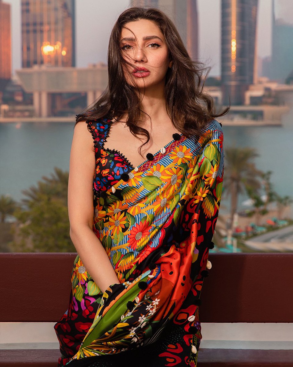 Pakistan’s sweetheart, Mahira Khan looks absolutely resplendent as she steps out wearing ‘Zena’. With vibrant hues of tangerine, cerulean, azure, scarlet and citrine yellow, this stunning pure silk saari is truly art in itself.

<a href="/TheMahiraKhan/">Mahira Khan</a> 

#mahirahkhan #elan #silksaari
