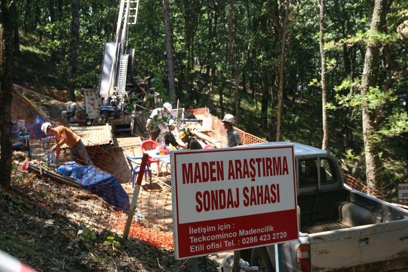 Kazdağları'nda Cengiz Holding'in, havamızı, suyumuzu, toprağımızı ve yaban hayatını zehirleyerek 3 köyümüzü ortadan kaldıracak Madeni Projesi iptal edilmelidir. Kazdağlarını rahat bırakın. 
#DefolCengiz