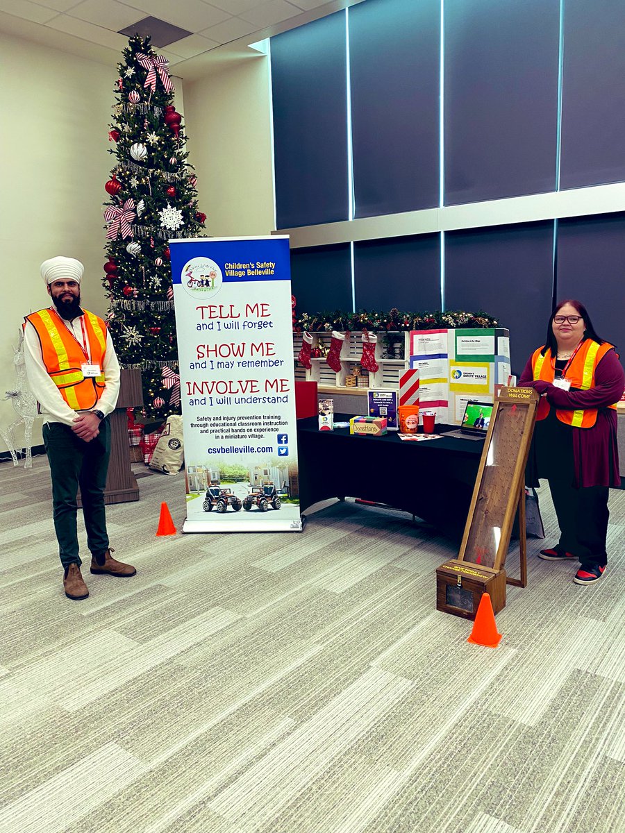 gvollebregt's tweet photo. Enjoyed chatting with our @imcslc students at their annual @whatsinsideslc trade show which they plan and execute for local charities. This yearโs charities include @KHSKingston @MMGLK @Lionhearts_inc @csvBelleville - So proud of our amazing students! #amcfam https://t.co/JUhqRrEGdu