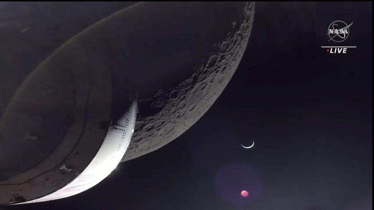 NASAJohnson's tweet photo. After completing its return powered flyby of the Moon, @NASA_Orion is on its way back to Earth. https://t.co/vUIqO7Fn10