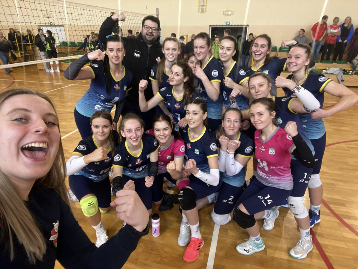 Wracamy z kolejnymi 3 punktami ;)
Wygrywamy po zaciętym meczu z Stowarzyszenie Sportowo-Turystyczne Lubcza 3:0 (27:25, 25:13, 26:24), tym samym utrzymujemy fotel lidera. 
Brawo Team ‼️💪🏐

#GoDevelopres #TeamDevelopres
<a href="/KSDevelopres/">KS DevelopRes Rzeszów</a> <a href="/miasto_rzeszow/">Rzeszów</a> <a href="/UR_Rzeszow/">UR Rzeszów</a>