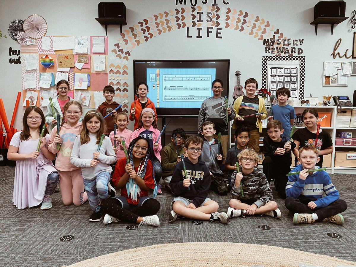 _MrsLockett's tweet image. Congratulations to Mrs. Fry’s class for all completing their white recorder karate song today! Playing “Hot Cross Buns” is always a good time! 🍞☺️