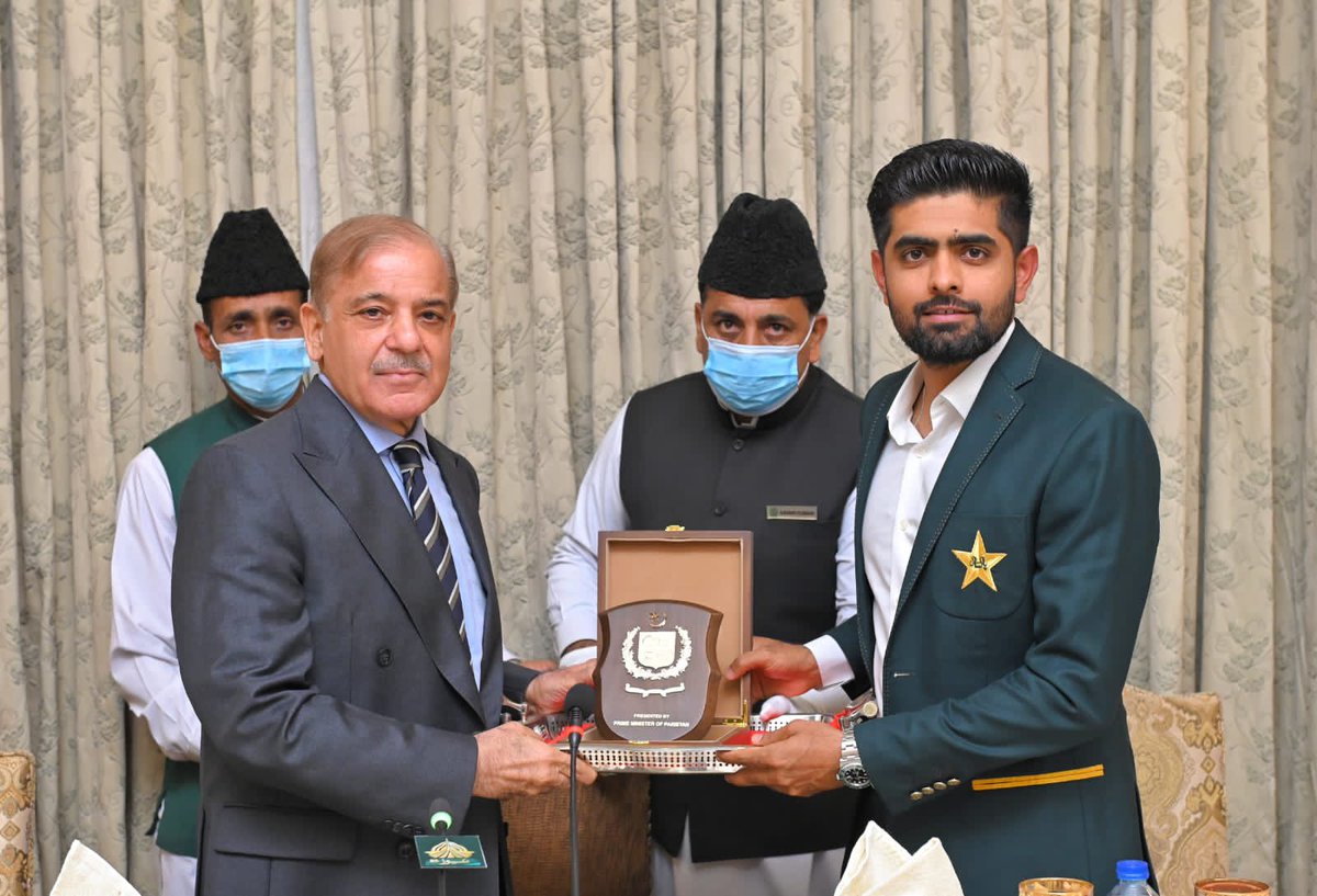 realumrr's tweet photo. 🐐 with 🐐 #BabarAzam𓃵 https://t.co/wIpZxPvKzl