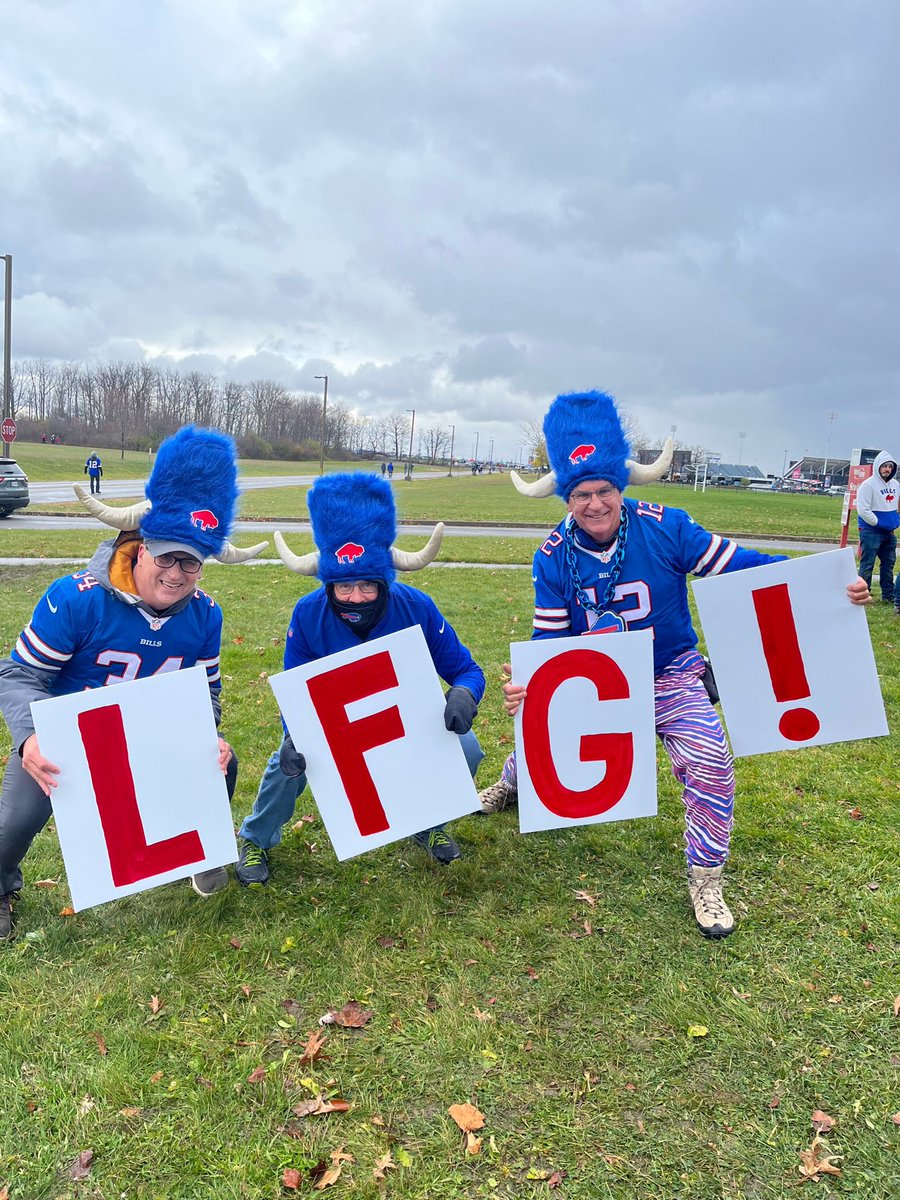 lindsayc813's tweet photo. @MadGlab My dad and his brothers are lifelong fans… they love Jim Kelly and now Josh Allen! https://t.co/hqWVdttKGR
