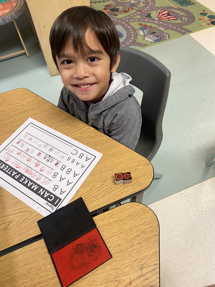 Mrs_Luciani's tweet photo. Working on creating Christmas patterns! #keepingupwiththekinders @AnthonyBrampton https://t.co/OgN2i0AaHI