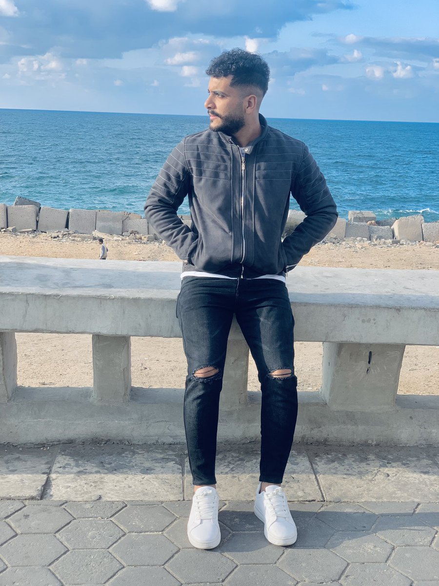 - أنا مش انت وم لازم اعيش بطريقتك ع أكون صح …🌪️