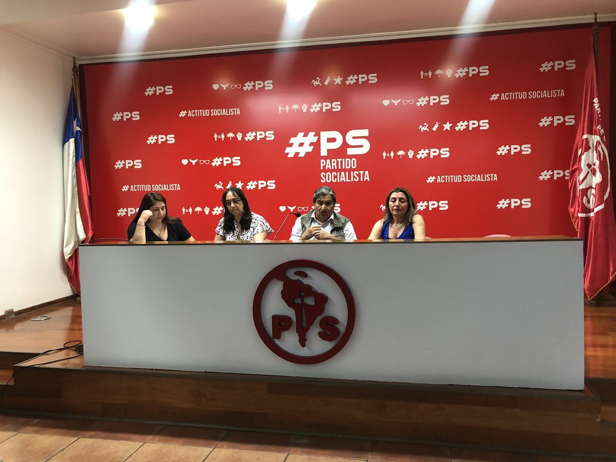 Presidente del Regional Metropolitano, Sadi Melo Moya <a href="/SadiMelo/">Sadi Melo Moya</a> en Asamblea Regional del <a href="/PSChile/">Partido Socialista de Chile</a> en el contexto de la Conferencia Nacional de la Comisión de Educación de nuestro Partido. Saludamos a las y los compañeros asistentes a nuestro encuentro.