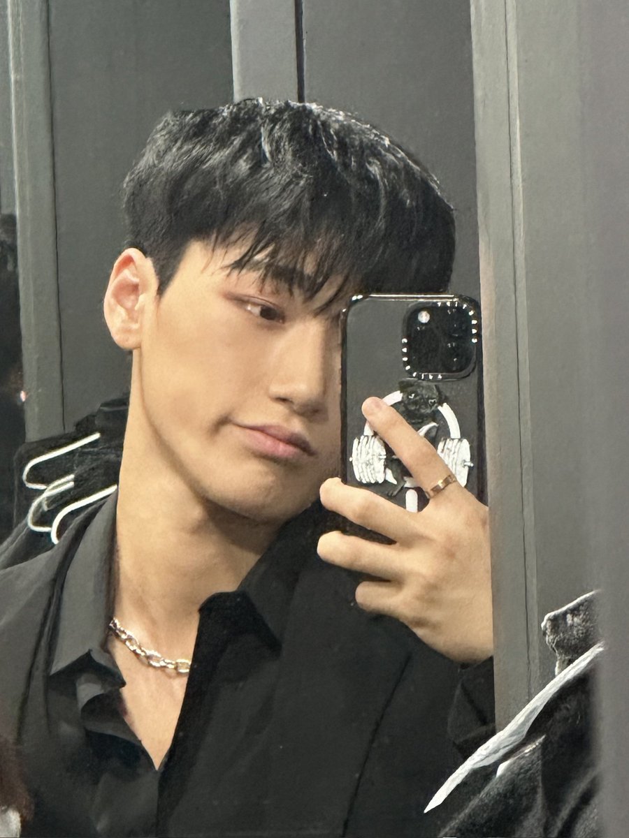 a thread of san pictures that you can use as pfp