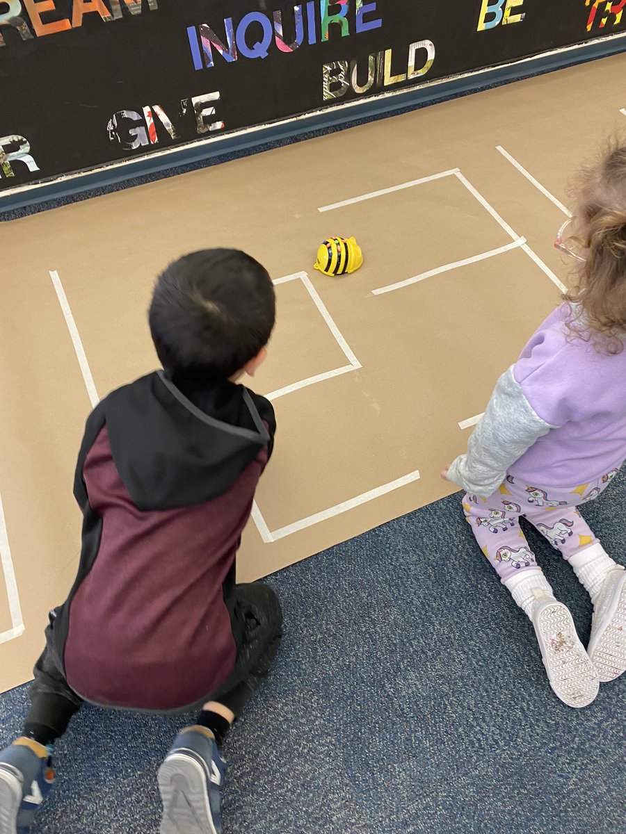 WilshireLibrary's tweet image. Kindergarten Coding. #CSEdWeek2022 #HourOfCode #MonthOfCode #ONSchoolLibraries