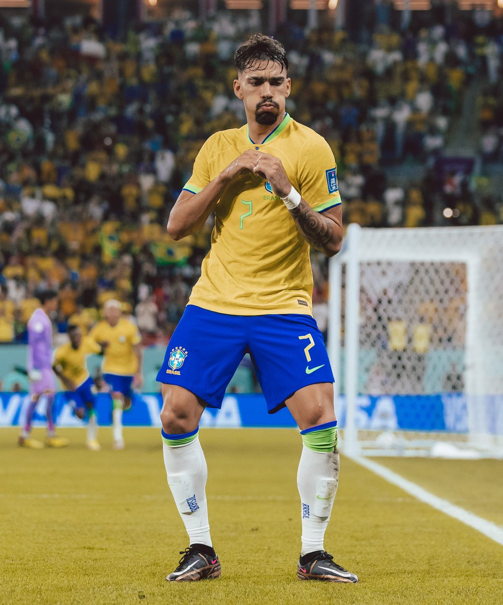EsporteDinamico's tweet photo. Rabisca, Paquetá 🕺🔥 #SeleçãoNoED #CopaNoED

📸 Lucas Figueiredo | CBF https://t.co/dnBTleiSOv