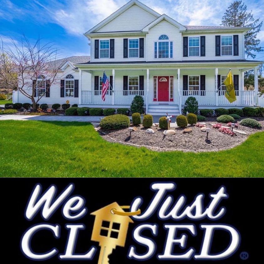 Happy seller and happy buyer, thanks to everyone involved #justclosed #welcomehome #lihomes4sales #laffeyre #longislandhomes #homesweethome