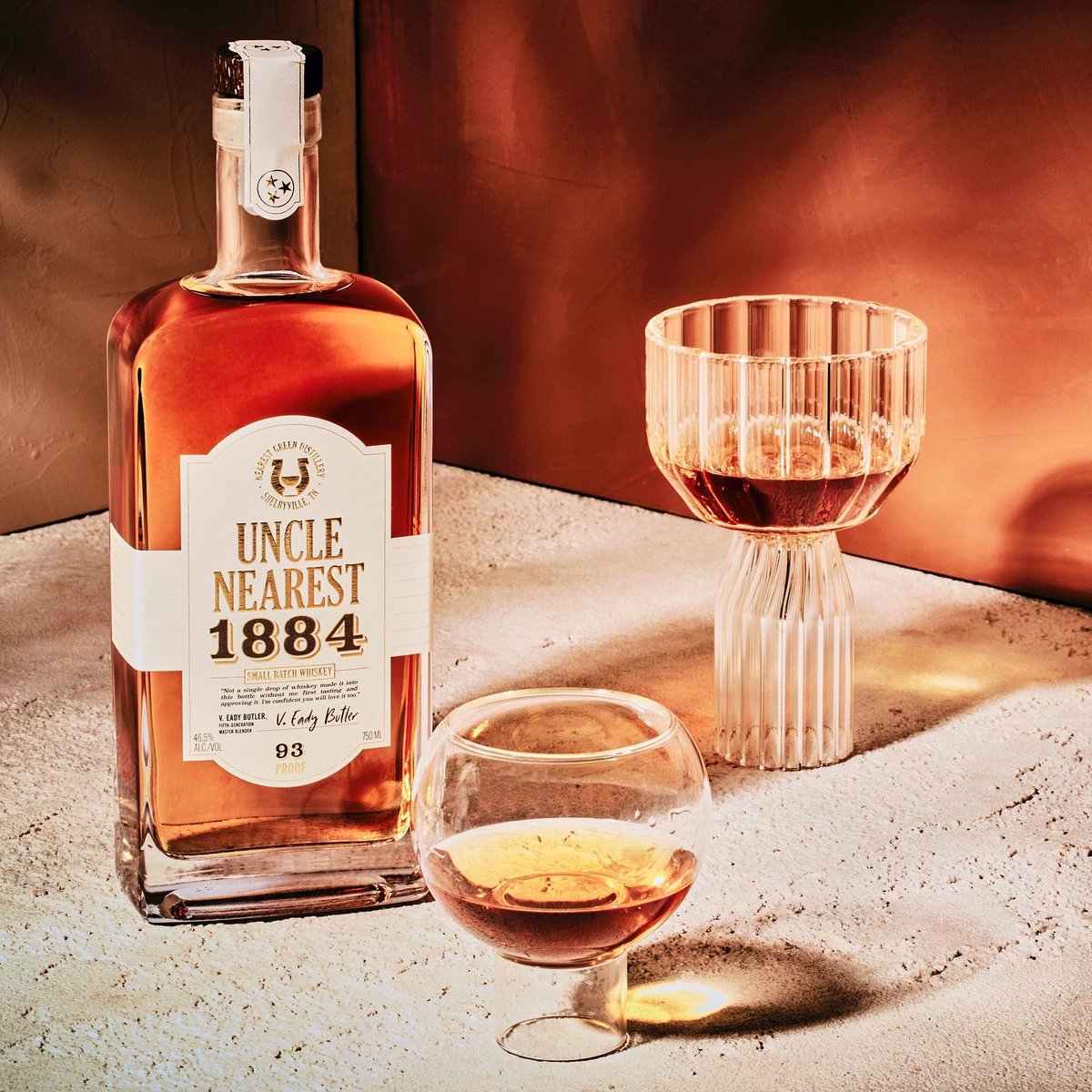 CSVS_QC's tweet image. LE WHISKY LE PLUS PRIMÉ DE 2019/2020/2021 ! Uncle Nearest 1884 Small Batch Tennessee Whiskey. 
 
Disponible dès maintenant sur SAQ.com et dans les magasins SAQ le 12 décembre
 
 #Tennessee #Whisky #petitlot #UncleNearest #SAQ #spirits #cocktails #mixology