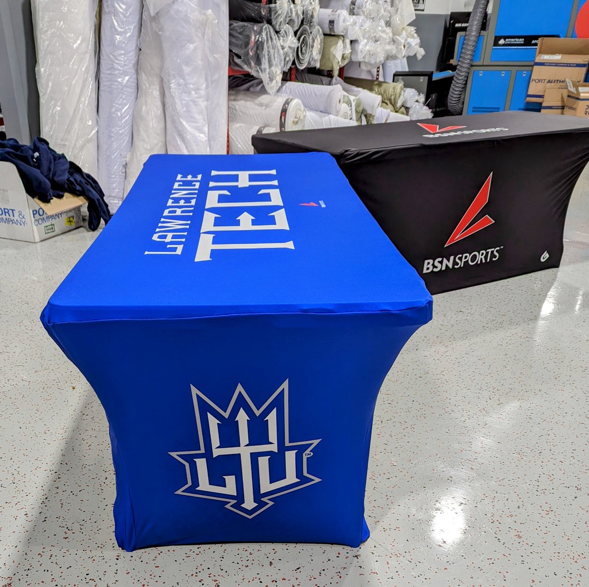 GameApparelUsa's tweet photo. You will not find table covers like this anywhere else!! #TheGTakeover #CustomTableCovers #WelcomeToTheShow #WeGotGame #WinnersCircle #LawrenceTech #BSNsports #WeDoThingsDifferently #GBRAND https://t.co/2e3OcSLPvV
