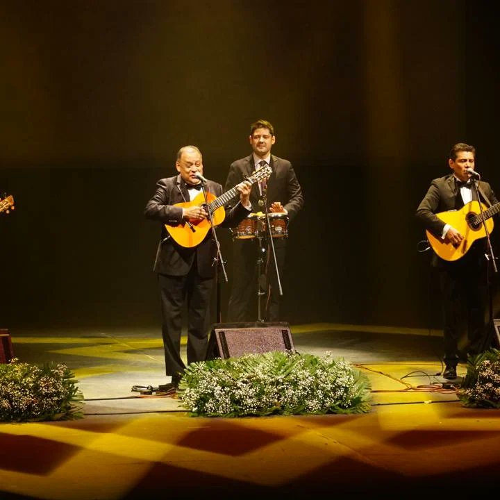 DIFMazatlan's tweet photo. Exitoso concierto con causa del trío romántico "Los Panchos", evento organizado por DIF Sinaloa, en el que DIF Mazatlán recibirá parte de los ingresos para beneficiar a los más vulnerables https://t.co/KmrvKfW4di