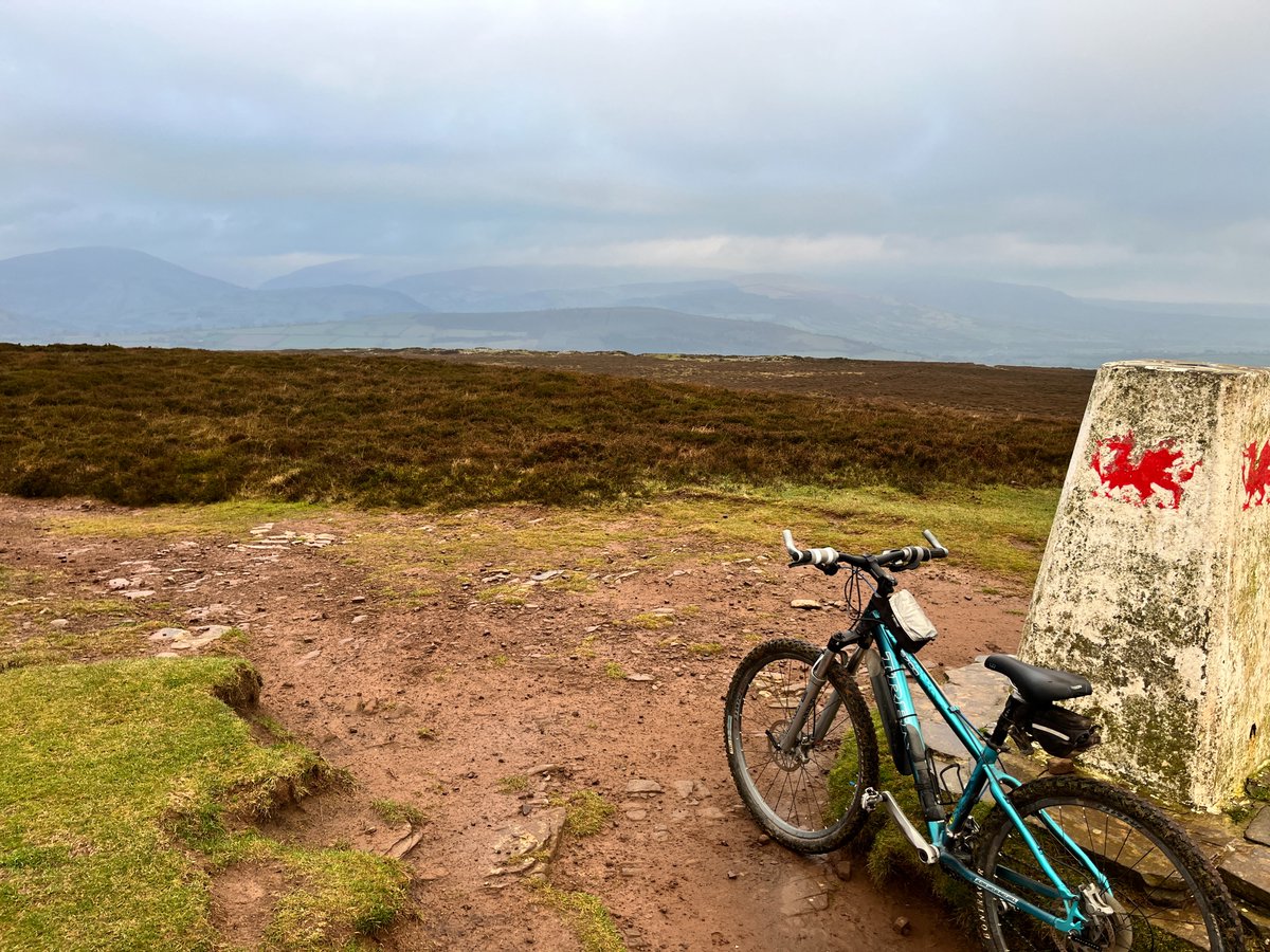 Fabian4Entries's tweet photo. An extremely rare race-free w/e for me, so I was free to enjoy the mixed bag of Autumn weather by various means #fellrunning #mountainbiking #roadbiking #horseriding. Adrian made 2 errors at BOK's Cannop Ponds #orienteering event y/d #morepracticeneeded! https://t.co/fbydYLrDoG