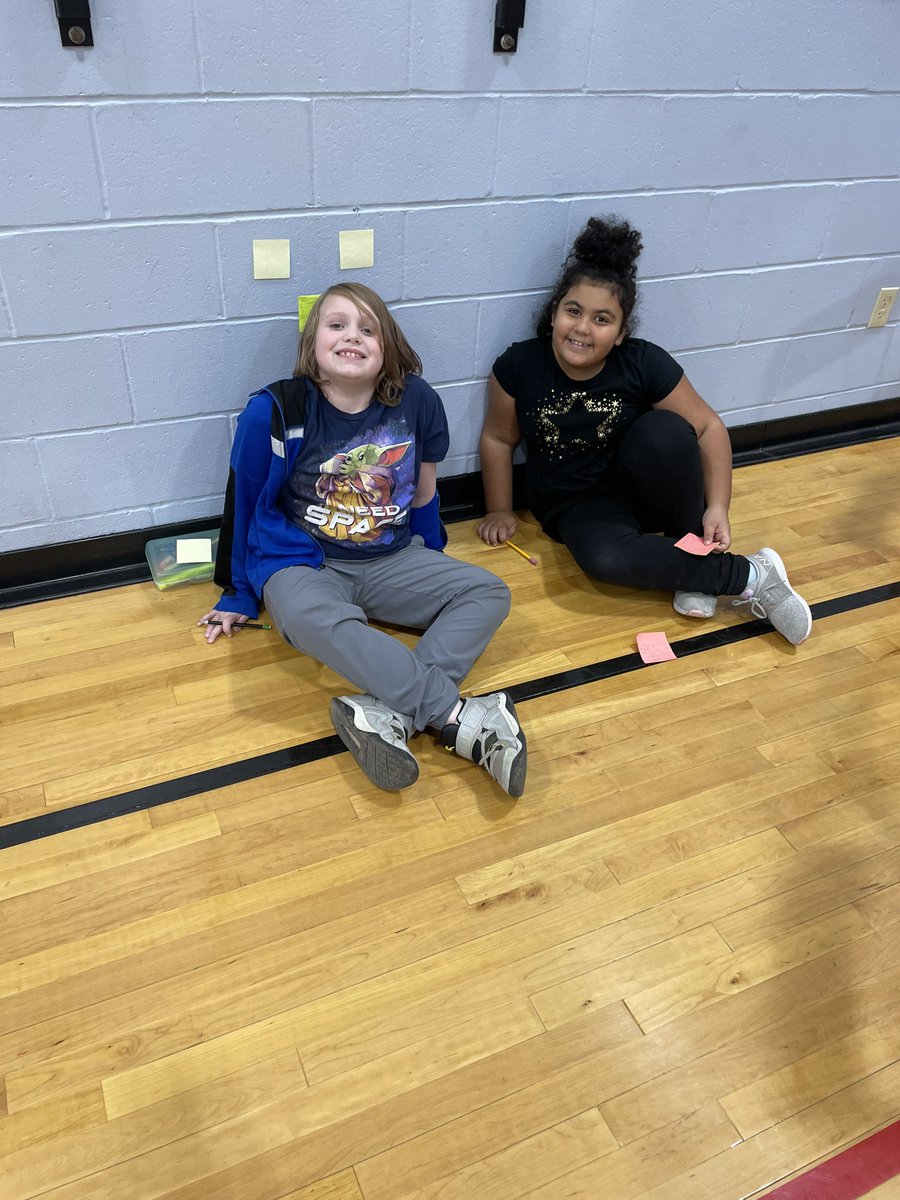 Sstlaurentgr2's tweet photo. The kindness Squad got together today to write kind notes to staff and students at Lancaster School.  They will be found on student and staff desks throughout the month of December to spread some kindness and make people smile! @kmacgrade4 https://t.co/jpSjbWunTD