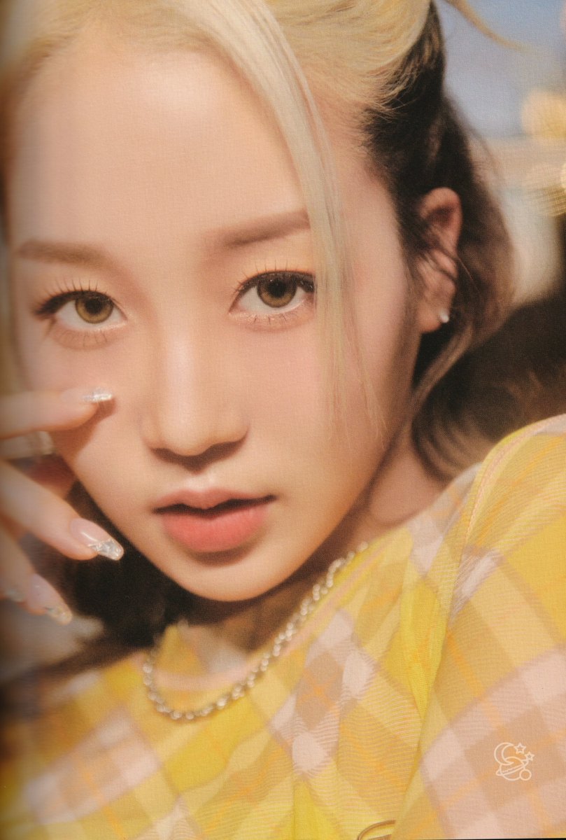 kep1erscans's tweet photo. ➷ DAZZLING GIRLS IN LONDON 2022 PHOTOBOOK
➤ EZAKI HIKARU

 #KEP1ER #케플러 https://t.co/2xDlGNR8B8